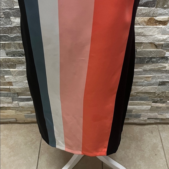 Ann Taylor Vibrant Orange and Cream Top - Picture 4 of 9